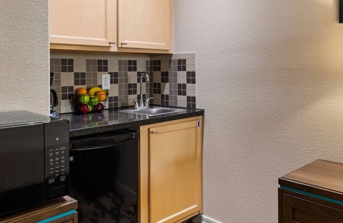 Carriage Square Apartment | Chic Studio Hotel/1 Bath w/Pool&HotTub,Gym & Fire Pit in vibrant Scottsdale