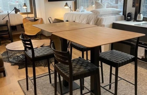 Cuatro Caminos Apartment | Chic Studio Loft with City Views & Rooftop Pool