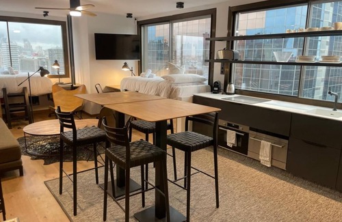 Cuatro Caminos Apartment | Chic Studio Loft with City Views & Rooftop Pool