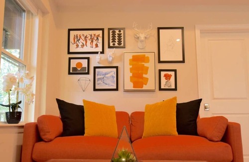 Highland Park House | Chic & Stylish Sanctuary | Near T