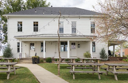 Cumming House | Chic Urban Retreat in Agrihood Community