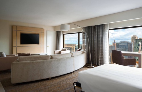 Magnificent Mile Hotel | Chicago Marriott Downtown Magnificent Mile