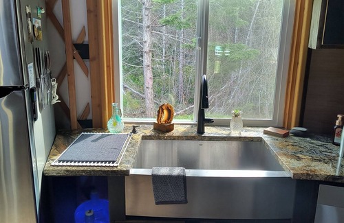 Shelton House | Chillaxation. Unwind with nature in this amazing yurt. Pet friendly!