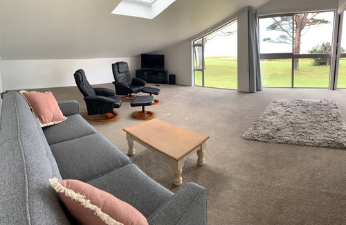 Matarangi House | Choicebeachfront at Matarangi.