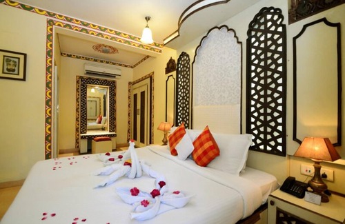 Indore Hotel | Chokhi Dhani Indore