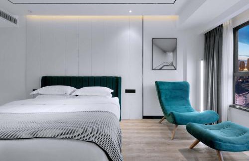 Yuzhong Hotel | Chongqing Nanqing·World Time Hotel