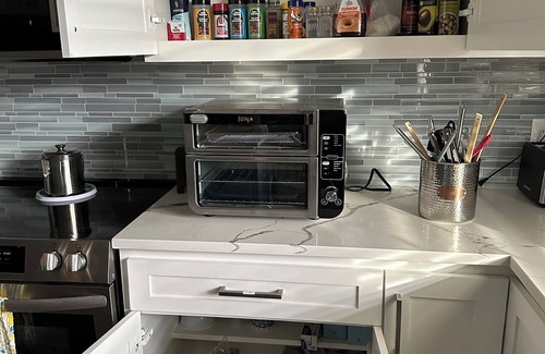 Emory House | Christian & Charming 2-bedrooms with fitness room in Emory