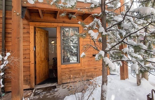 West End Condo | Christiana Lodge 102A | Studio in Aspen with Hot Tub access