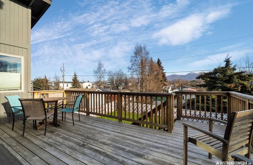 Abbott Loop House | Chuck's Base Camp - Your Luxurious Alaskan Getaway