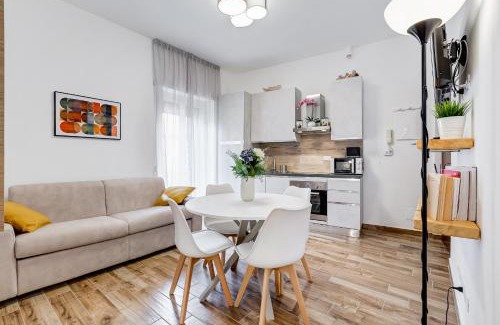 Ciampino Apartment | Ciampino Luxe -15min Termini, Airport and Train Station -