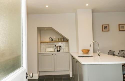 Hope-Cove House | Cindy's Retreat