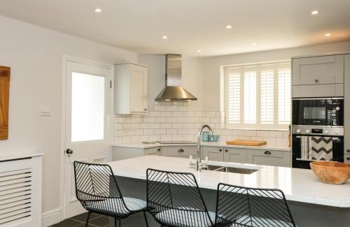 Hope-Cove House | Cindy's Retreat