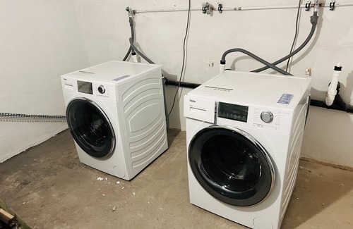 Kernstadt Apartment | City Apartment Bedrooms Fast Wi-fi Kitchen