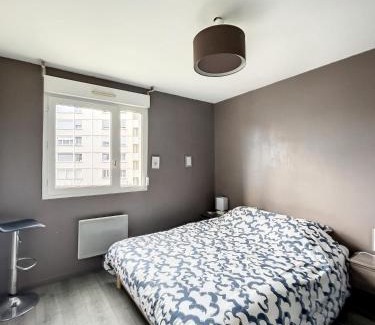 Sainte-Foy-les-Lyon Apartment | City & cosy, LYON CHARCOT- WIFI - LAVE LINGE - BALCON - PARKING