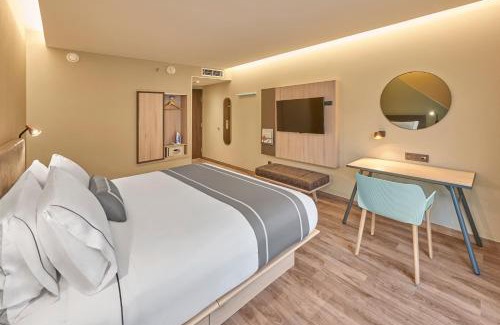 Ensenada Hotel | City Express Plus by Marriott Ensenada