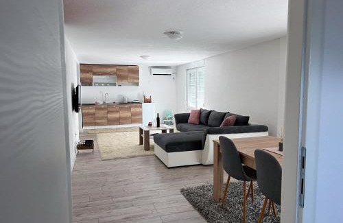 Mostar Apartment | City Lights Panorama