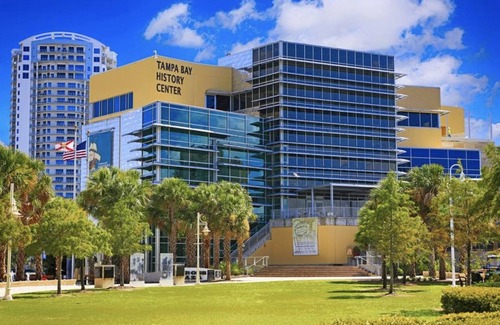 Downtown Tampa Hotel | City Retreat: Discover Downtown Tampa's Best-Kept Secret! 2 Rooms