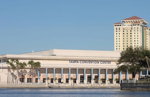 Downtown Tampa Hotel | City Retreat: Discover Downtown Tampa's Best-Kept Secret! 2 Rooms