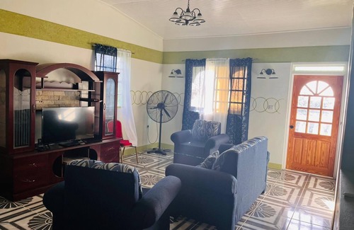Roseau Bed & Breakfast | City View Accommodations
