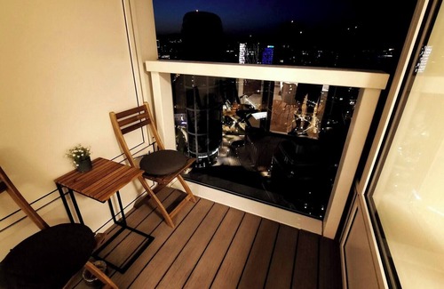 Old Town Apartment | City view from 27th floor, free parking, keyless