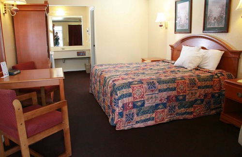 Claremore Hotel | Claremore Motor Inn