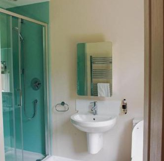 Dormansland Bed & Breakfast | Claridge House Retreat Centre