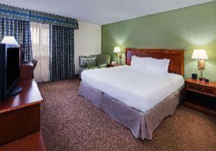 Wheatland Hotel | Clarion Pointe OKC Airport