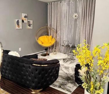 Glenarden House | Classic 6Bed,3.5Bath at the heart of Lanham next door to DC. Maryland