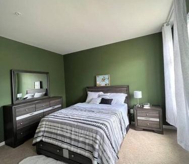 Glenarden House | Classic 6Bed,3.5Bath at the heart of Lanham next door to DC. Maryland