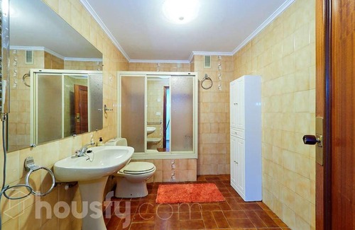 Ensanche Diputacion House | Classic Bedroom in the Center of Alicante