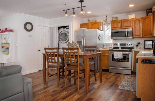 Dundee House | classic cottage meets modern style.