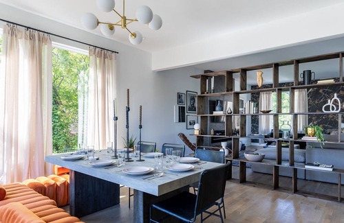 McFerrin Park House | CLASSY COWBOY - PRIVATE ROOFTOP DECK - EAST NASHVILLE