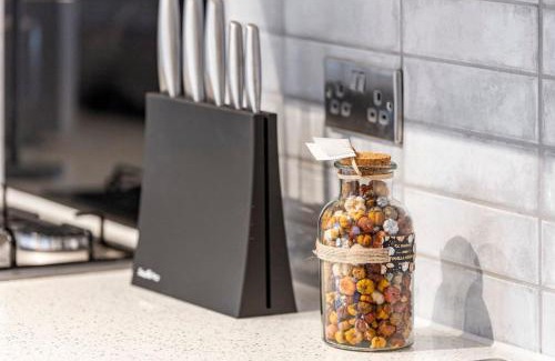 Tottenham Green Apartment | Classy GF Gem Next Seven Sisters