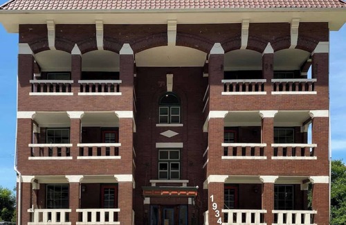 Hough Apartment | Cle Suites 1BR/1BA | 5 min Walk to Cle Clinic #10