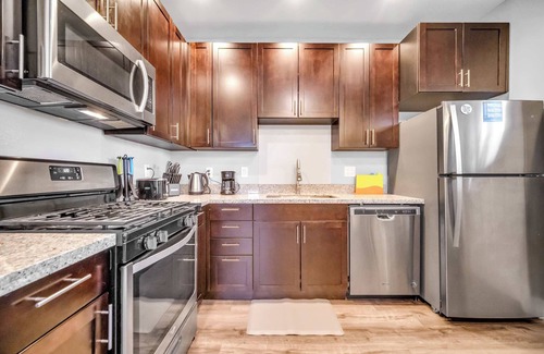 Hough Apartment | Cle Suites 1BR/1BA | 5 min Walk to Cle Clinic #6