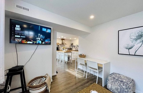 South Lethbridge House | Clean and Bright 2 Bedroom Lower Suite!