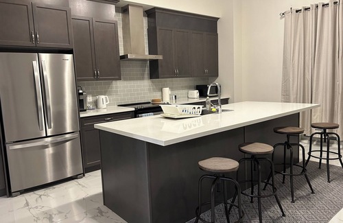 Whitby House | Clean and Spacious 4-bdrm Family home in Whitby!