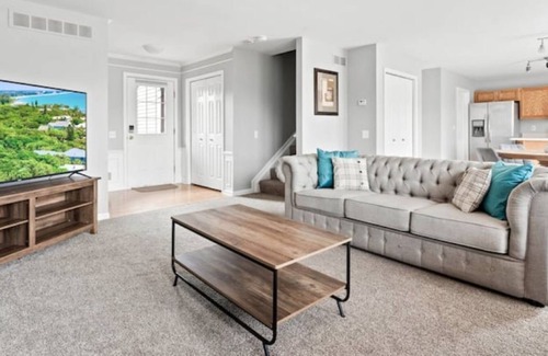 Ypsilanti House | Clean and Spacious 4 bd home, Perfect for Families