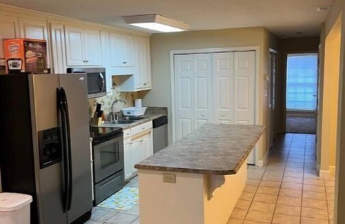 Valdosta Apartment | Clean & Comfy 3 BR 2 Bath Townhouse W/Amenities