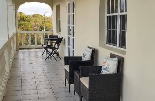 George Hill Apartment | Clean & comfy spacious-1 Bdrm condo w/free fast WIFI & 5 mins to beach
