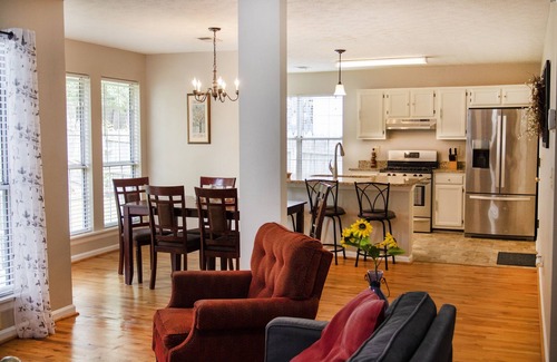 Lawrenceville House | Clean + Cozy + Close to 85 & 316 | Pets