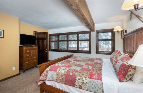 Telluride Hotel | Clean, Spacious Suite in Prime Riverside Location