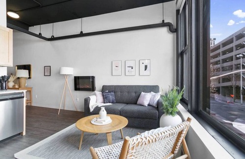 Downtown Spokane Apartment | Clean Upscale Hideout | Close to Everything + WiFi