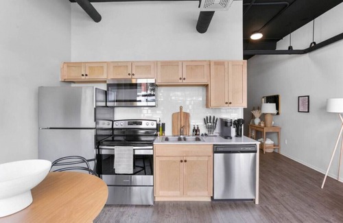 Downtown Spokane Apartment | Clean Upscale Hideout | Close to Everything + WiFi