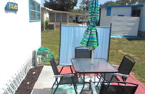 Clearwater House | Clearwater 5 minutes from Blue Jays Training Camp !n Romy's Coastal Cottage