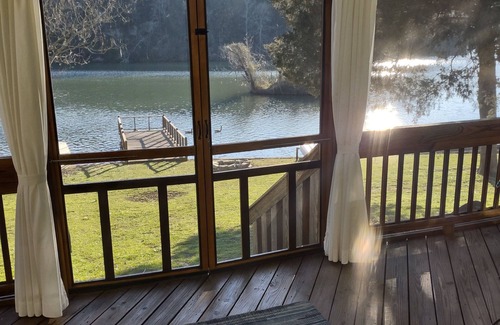 Kelso House | Clementine Cottage- Quiet Charming Cottage on Lincoln Lake