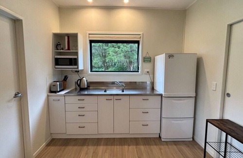 Russell Apartment | Clendon Cove Olive Studio with boat ramp and good for Cape Brett walkers