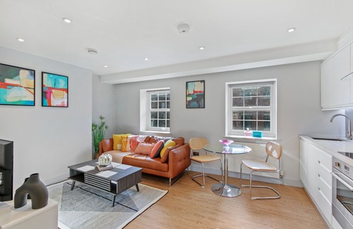Fitzrovia Apartment | Cleveland Street by Aeria Apartments