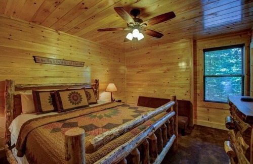 Primrose Cabin | Cliffview Retreat - 11 BR Lodge at Cliffview Resort