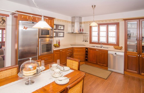 San Bartolome House | climatized pool, internet and total privacy